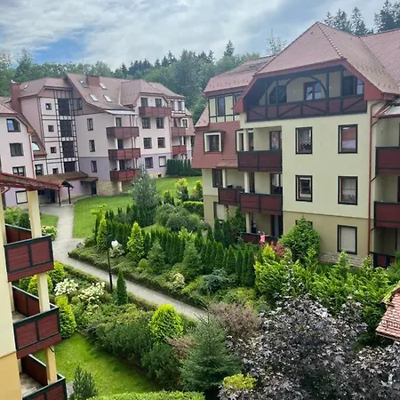 Apartament Pod Debami Daire